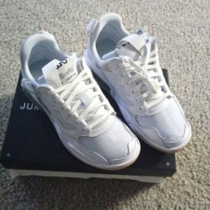 WMNS JORDAN MA2 Size 7 women's